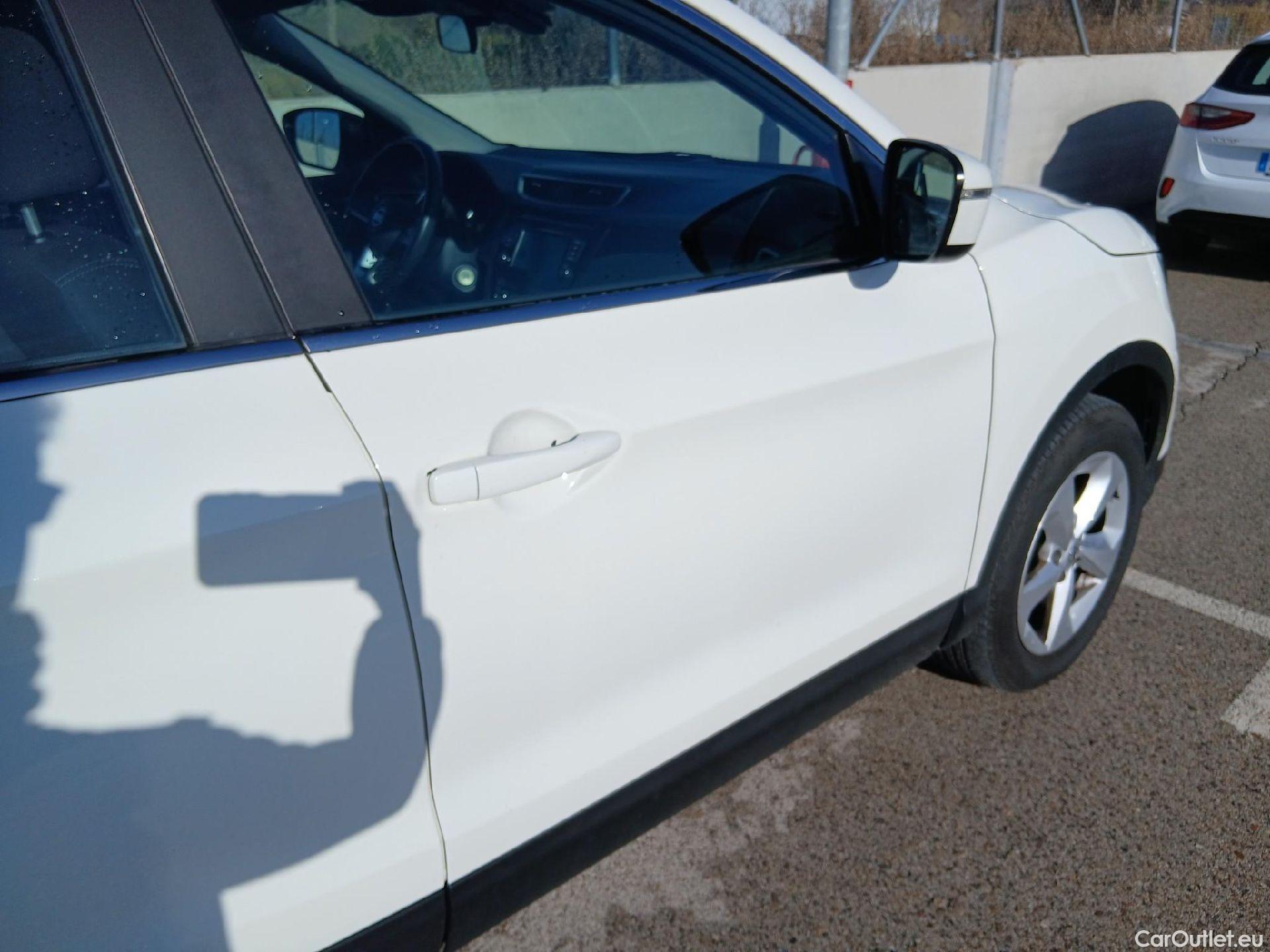  Nissan  Qashqai NISSAN  / 2017 / 5P / todoterreno DIG-T 103 kW (140 CV) E6D ACENTA #40