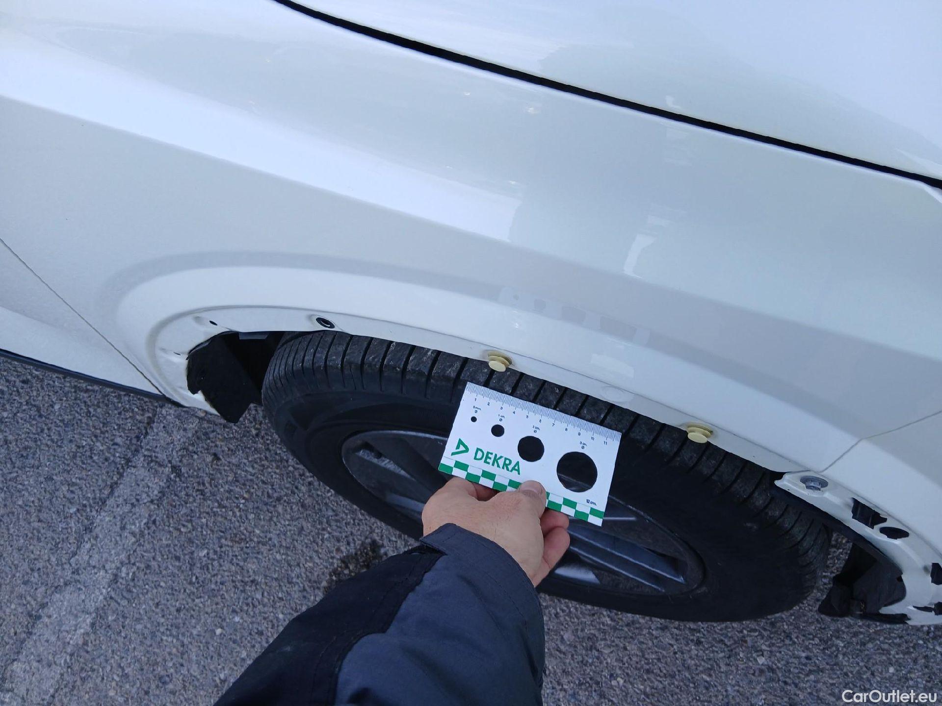  Nissan  Qashqai NISSAN  / 2021 / 5P / todoterreno DIG-T 116kW (158CV) mHEV Xtronic Acenta (AC2) #18