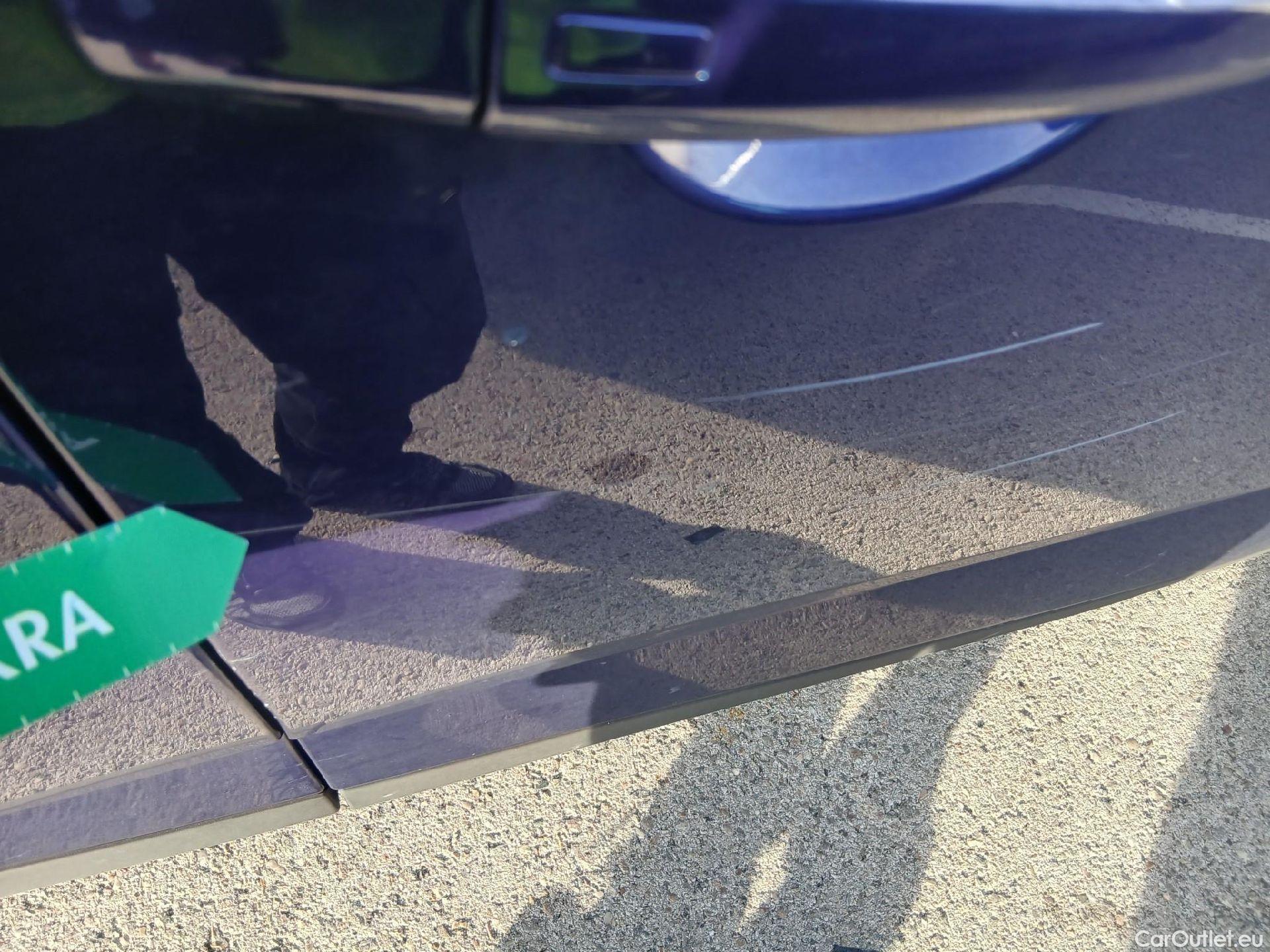  Nissan  Qashqai NISSAN  / 2021 / 5P / todoterreno DIG-T 103kW (140CV) mHEV 4x2 Acenta #31