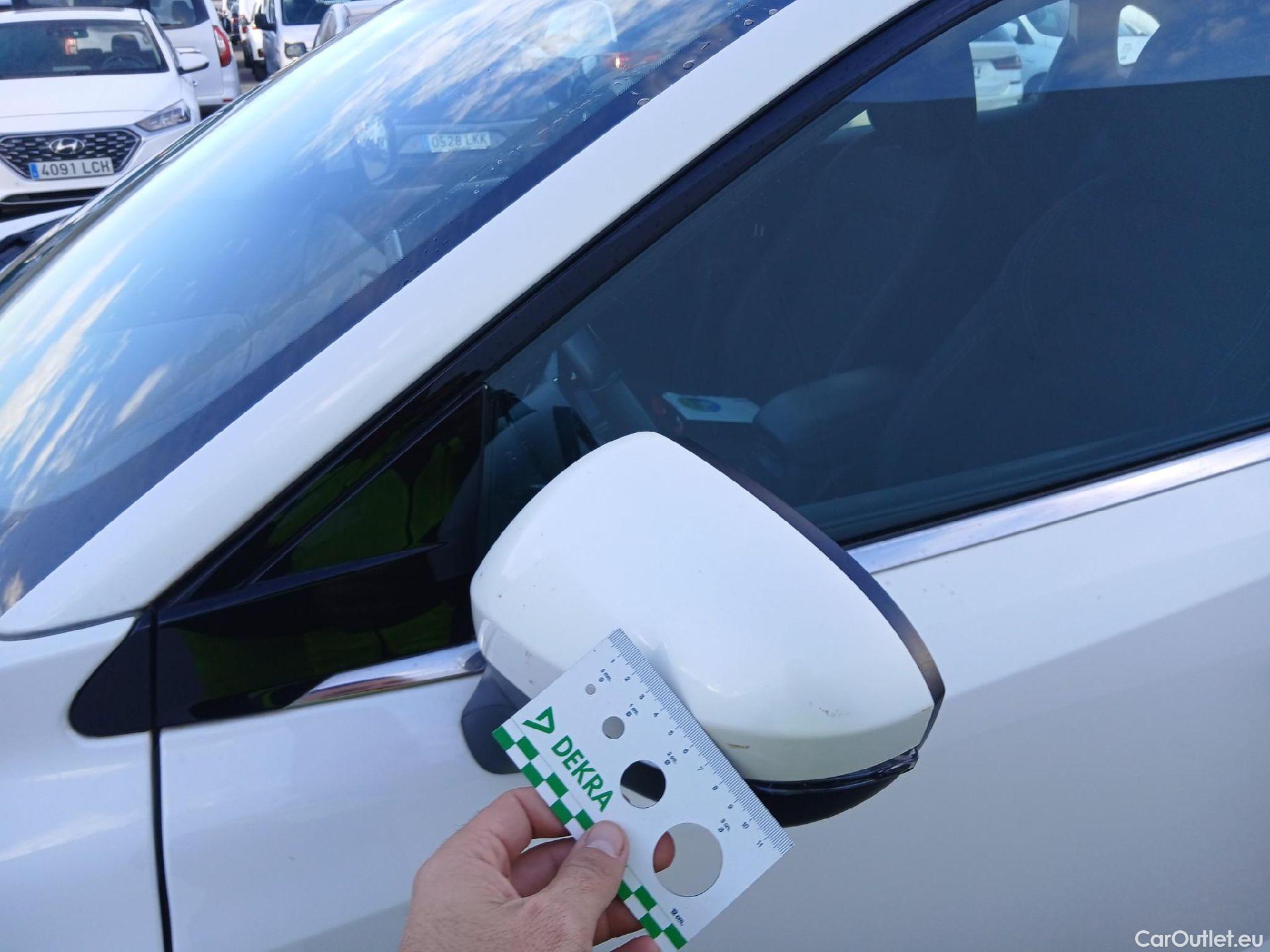  Nissan  Qashqai NISSAN  / 2021 / 5P / todoterreno DIG-T 116kW (158CV) mHEV Xtronic Acenta (AC2) #9