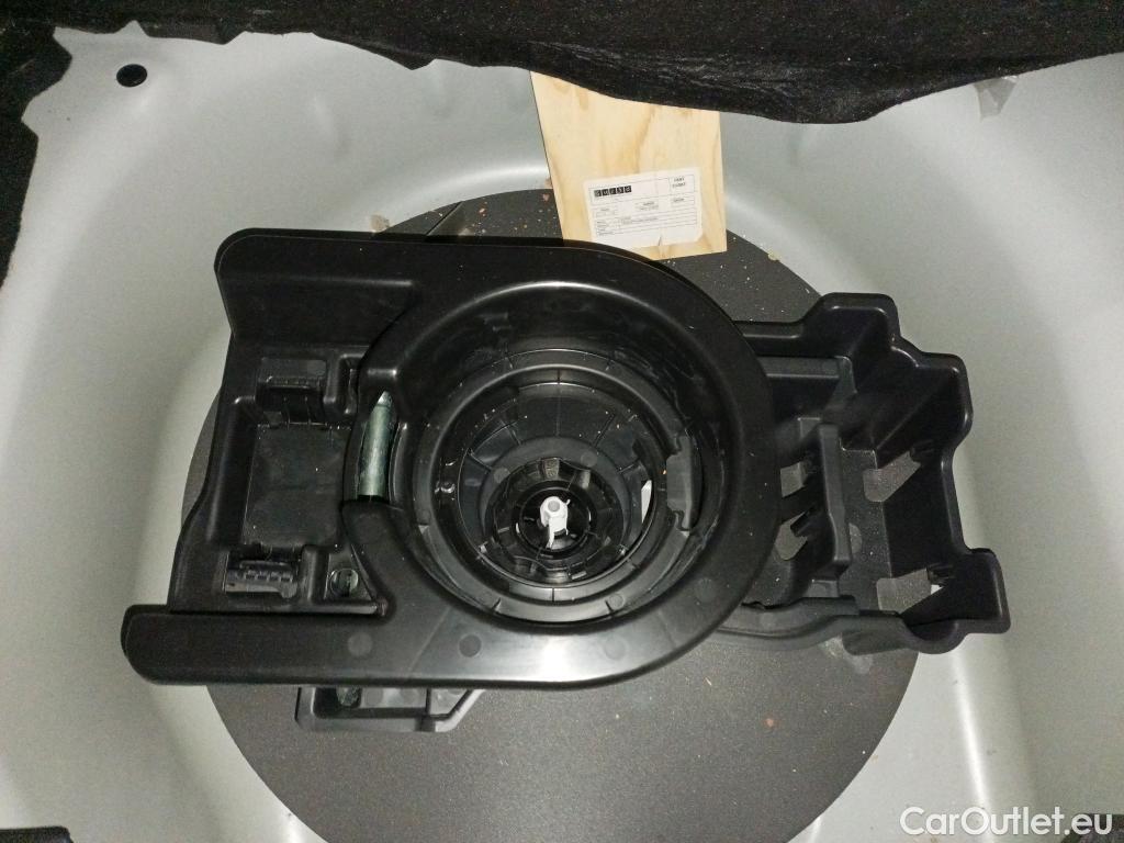  Land Rover  Discovery OPEL Corsa / 2023 / 5P / berlina con portón 1.2T XHL 74kW (100CV) Edition #7