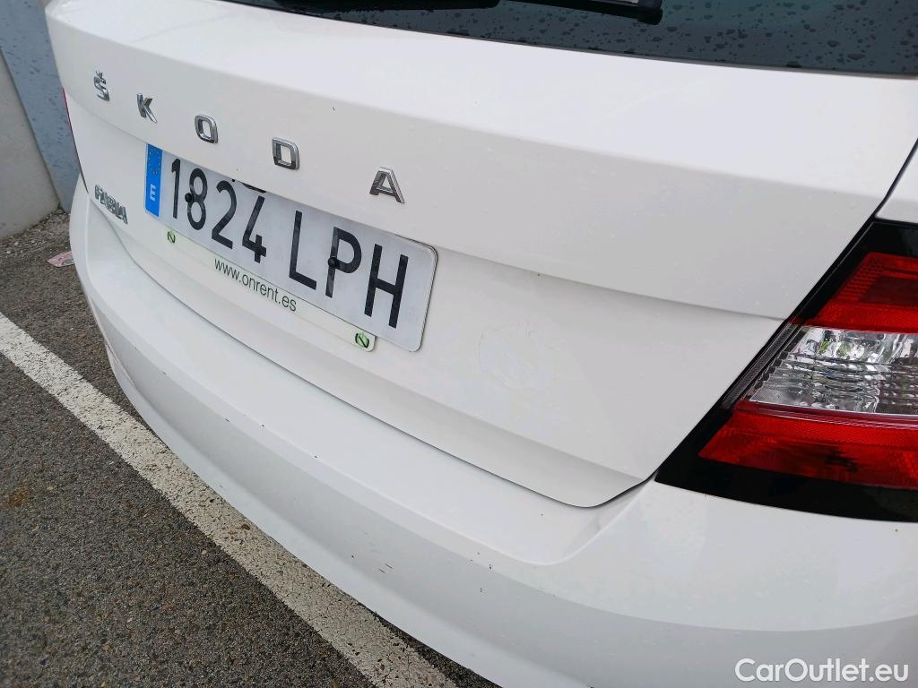  Skoda  Fabia SKODA  / 2018 / 5P / berlina con portón 1.0 TSI 81KW (110cv) Ambition Plus(SP) #20