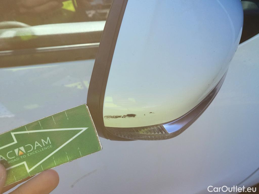  Peugeot  208 PEUGEOT  / 2019 / 5P / berlina con portón BlueHDi 73kW (100CV) Active #35