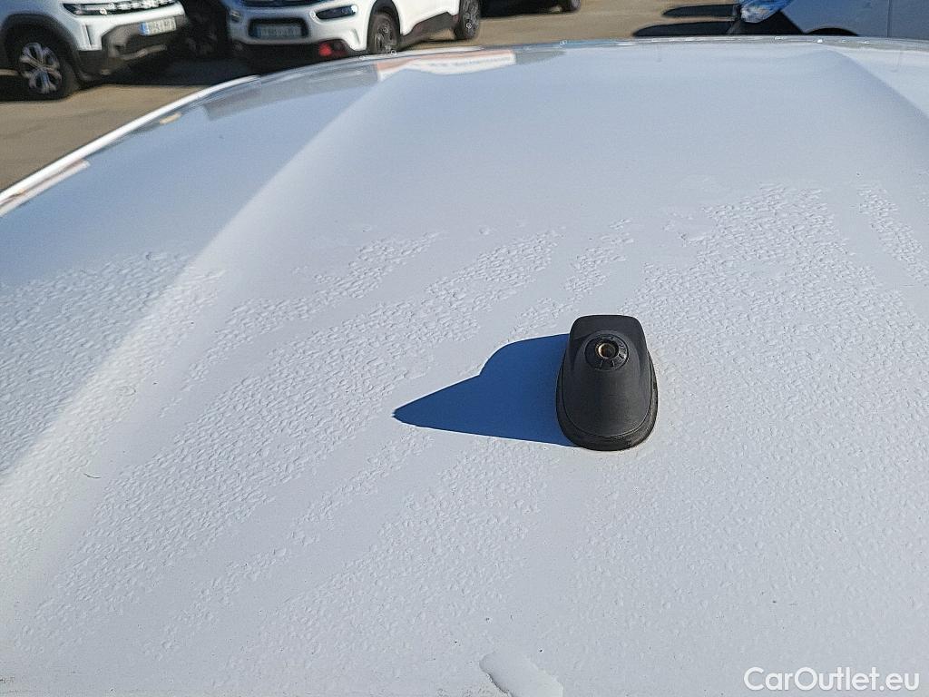  Peugeot  208 PEUGEOT  / 2019 / 5P / berlina con portón BlueHDi 73kW (100CV) Active #39