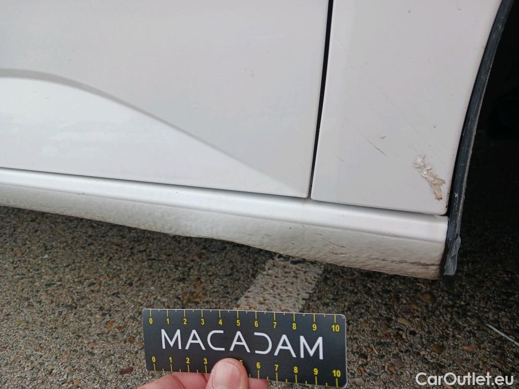  Skoda  Fabia SKODA  / 2018 / 5P / berlina con portón 1.0 TSI 81KW (110cv) Ambition Plus(SP) #4