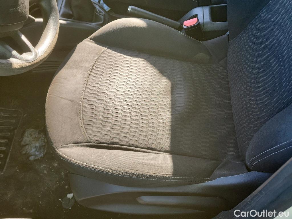  Peugeot  208 PEUGEOT  / 2019 / 5P / berlina con portón BlueHDi 73kW (100CV) Active #18