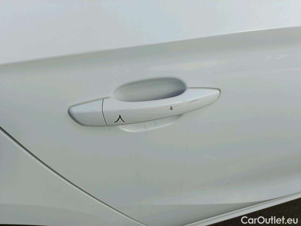  Land Rover  Discovery OPEL Corsa / 2023 / 5P / berlina con portón 1.2T XHL 74kW (100CV) Edition #23