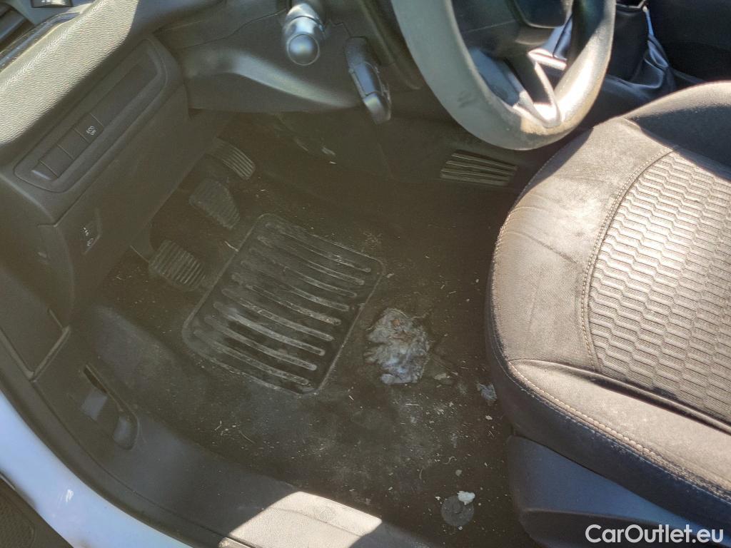  Peugeot  208 PEUGEOT  / 2019 / 5P / berlina con portón BlueHDi 73kW (100CV) Active #20