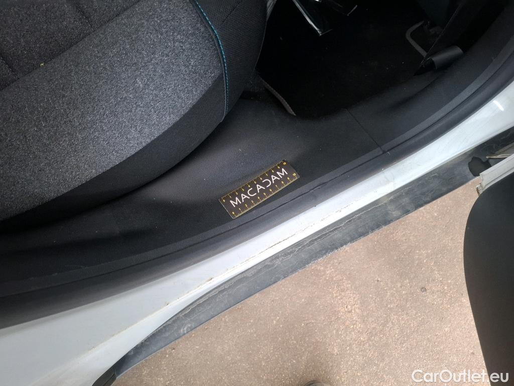  Citroen  C4 Cactus  Shine Business 1.5 BlueHDI 120CV BVA6 E6dT #1