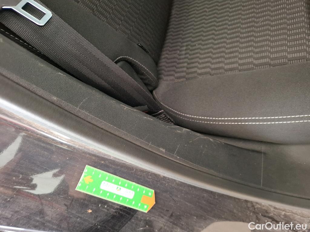  Peugeot  208 PEUGEOT  5p Berline BLUEHDI 100 S&S ACTIVE BUSINESS #26