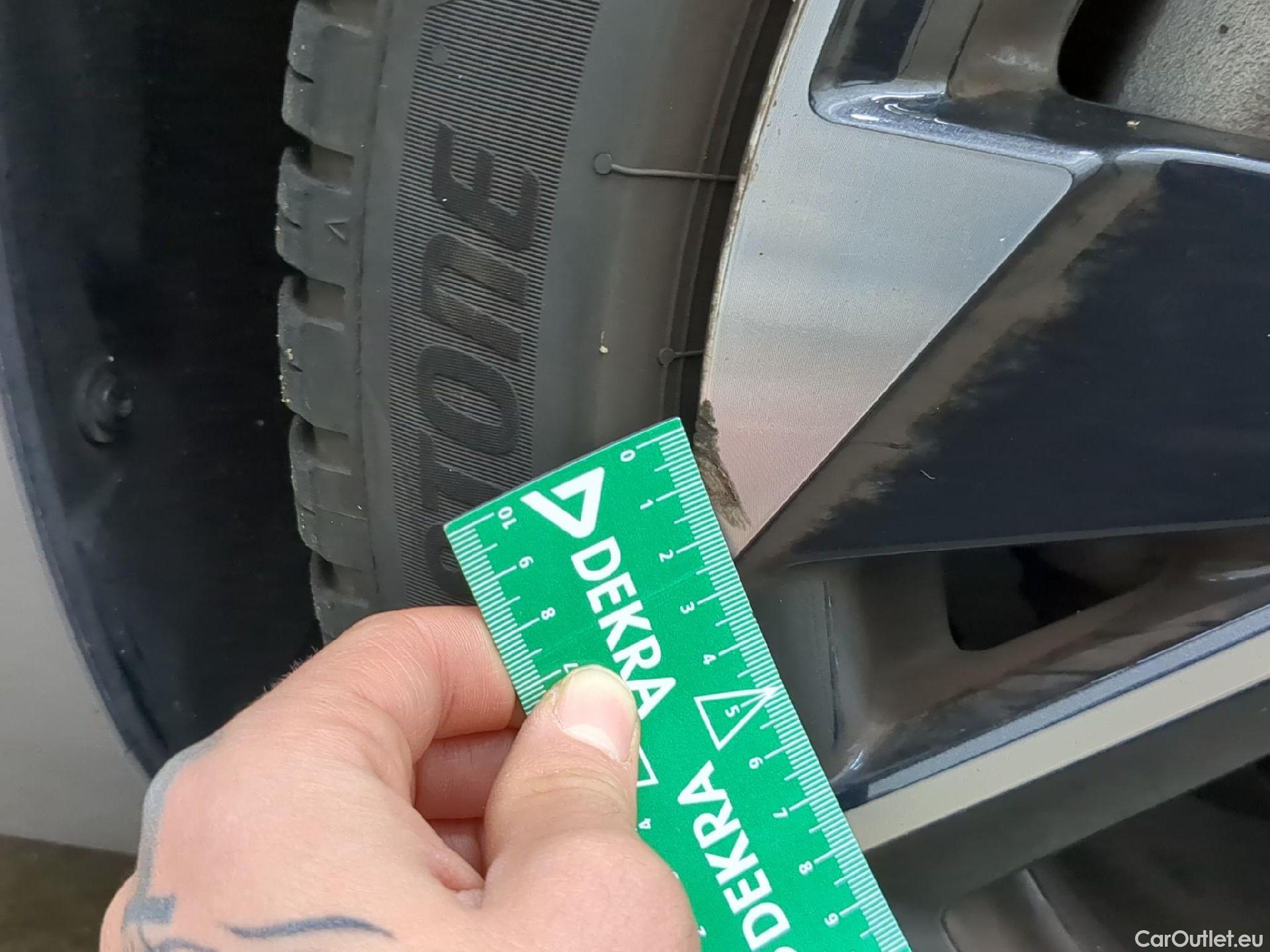  Peugeot  308 PEUGEOT  SW / 2021 / 5P / Break BlueHDi 130 EAT8 ALLURE PACK #9