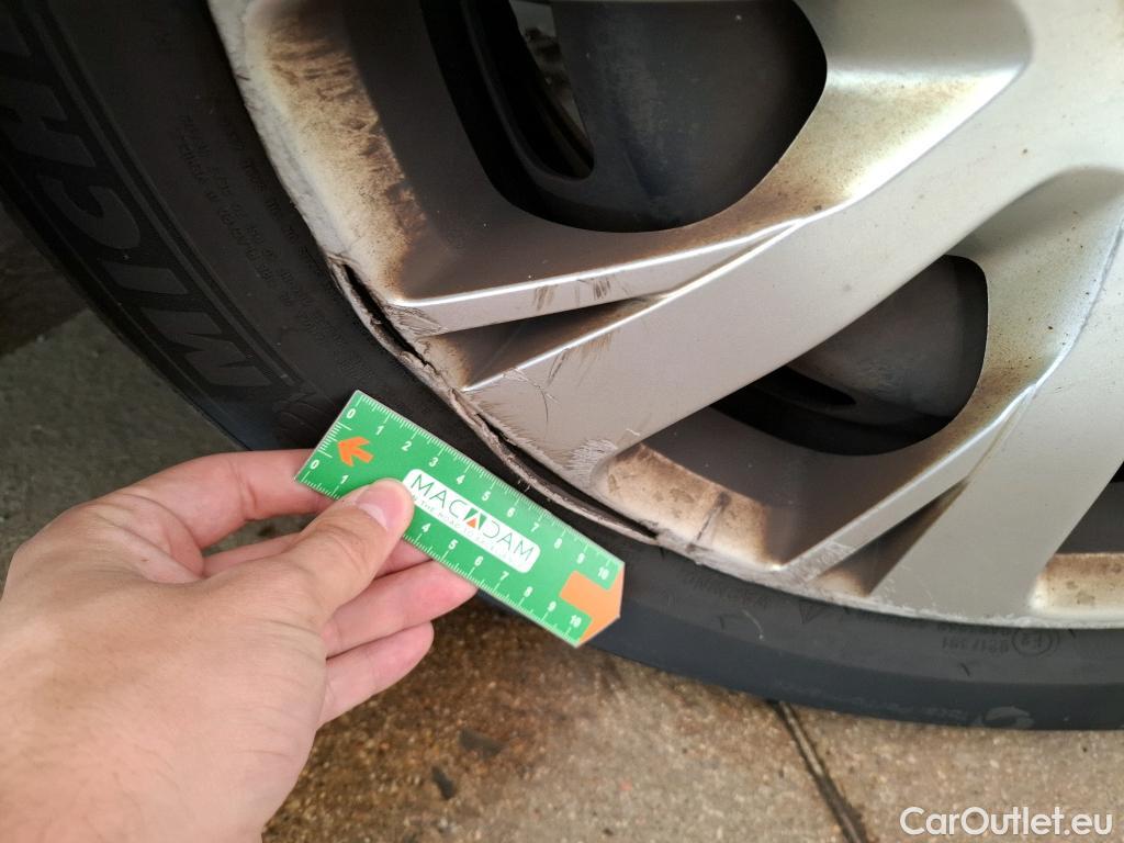  Peugeot  208 PEUGEOT  5p Berline BLUEHDI 100 S&S ACTIVE BUSINESS #44