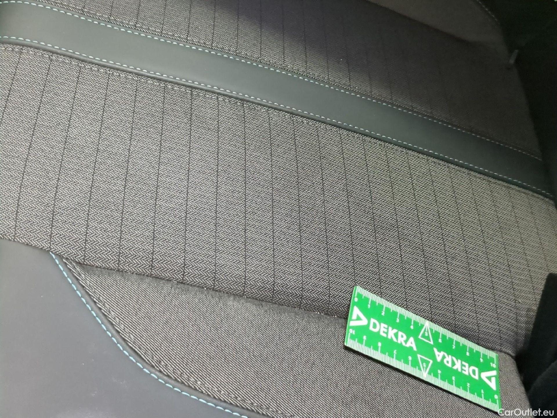  Peugeot  2008  Allure Business 1.5 HDi 130CV BVA8 E6d #3