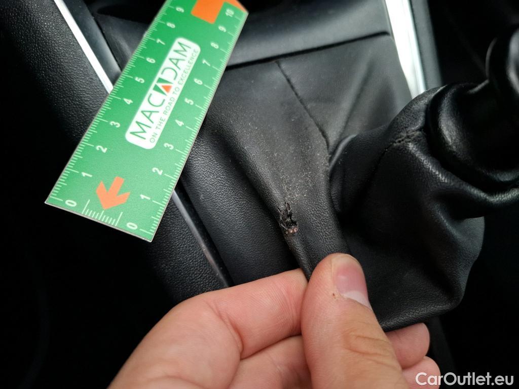  Peugeot  208 PEUGEOT  5p Berline BLUEHDI 100 S&S ACTIVE BUSINESS #34