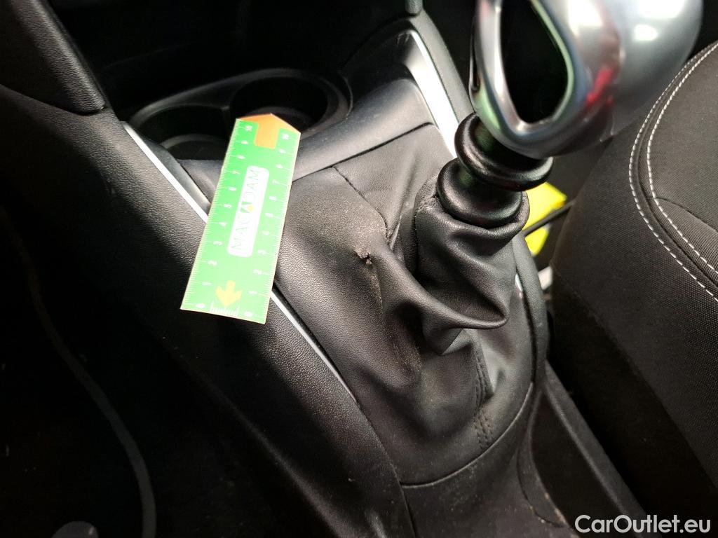  Peugeot  208 PEUGEOT  5p Berline BLUEHDI 100 S&S ACTIVE BUSINESS #33