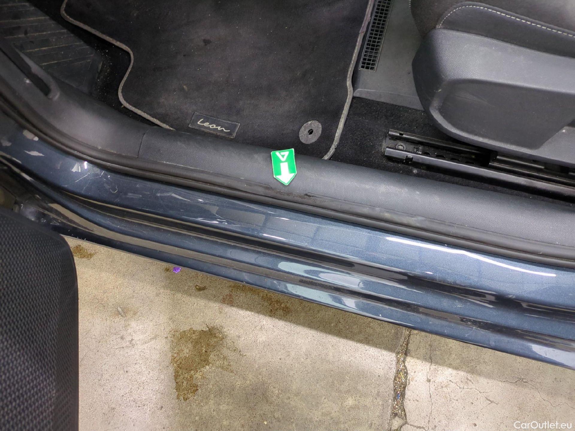  Seat  Leon SEAT  Sportstourer / 2020 / 5P / Break 1.0 eTSI 110 DSG S&S Style Business #4