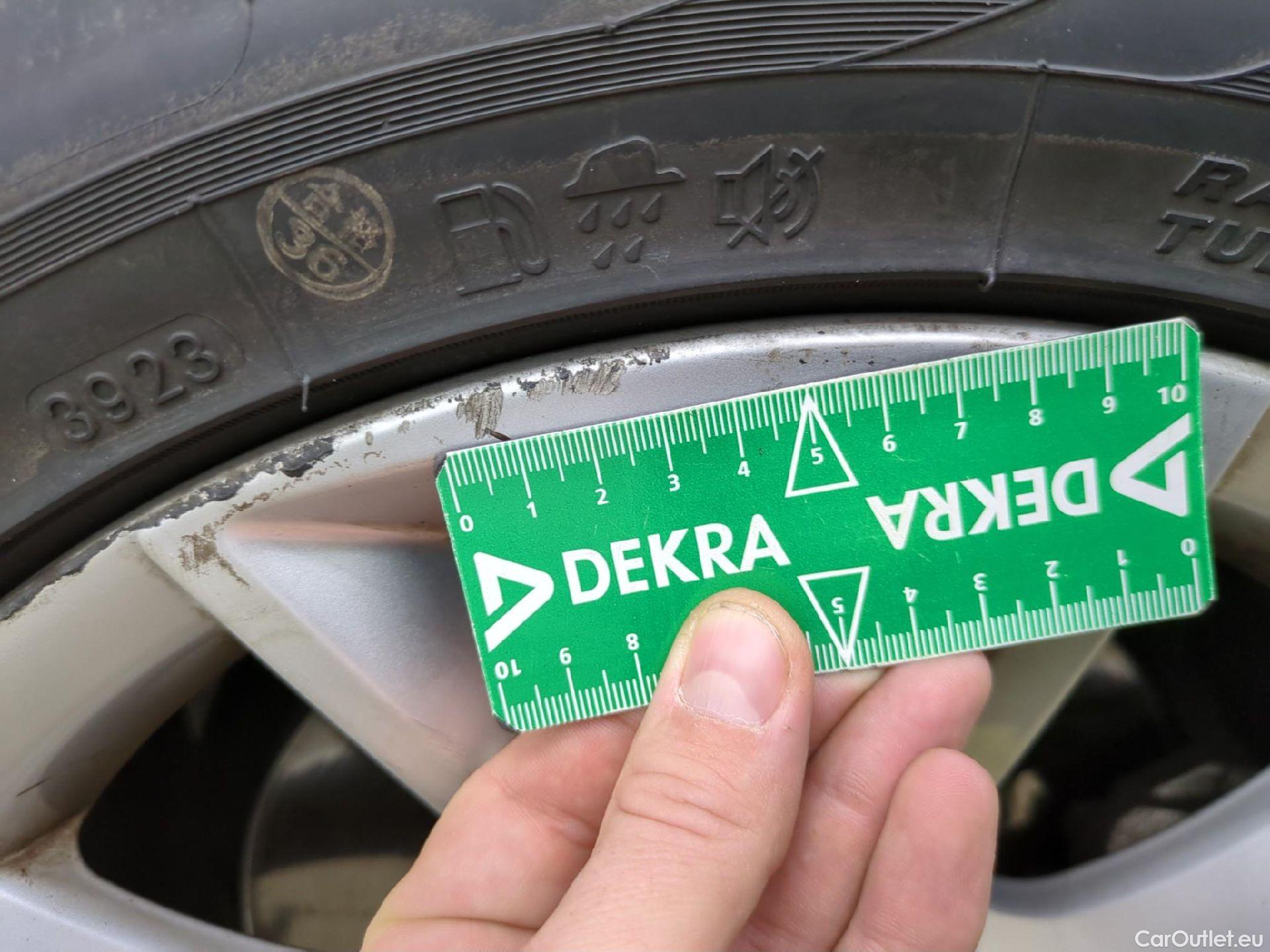  Seat  Leon SEAT  Sportstourer / 2020 / 5P / Break 1.0 eTSI 110 DSG S&S Style Business #16