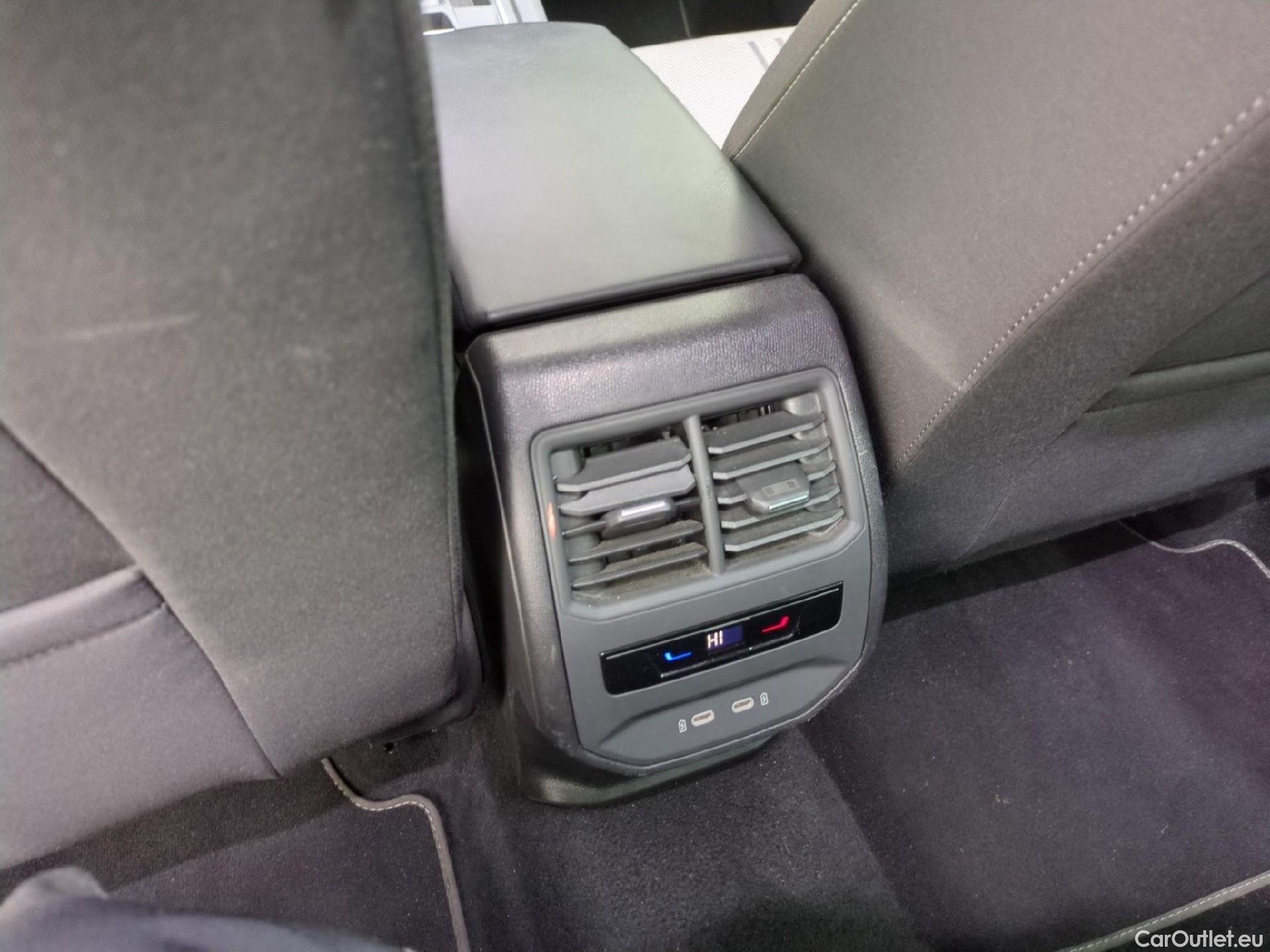  Seat  Leon SEAT  Sportstourer / 2020 / 5P / Break 1.0 eTSI 110 DSG S&S Style Business #11