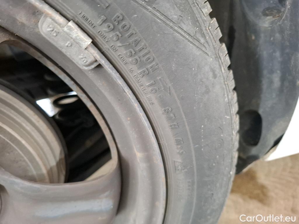  Renault  Clio RENAULT  / 2016 / 5P / Berline &Business TCe 90 #8