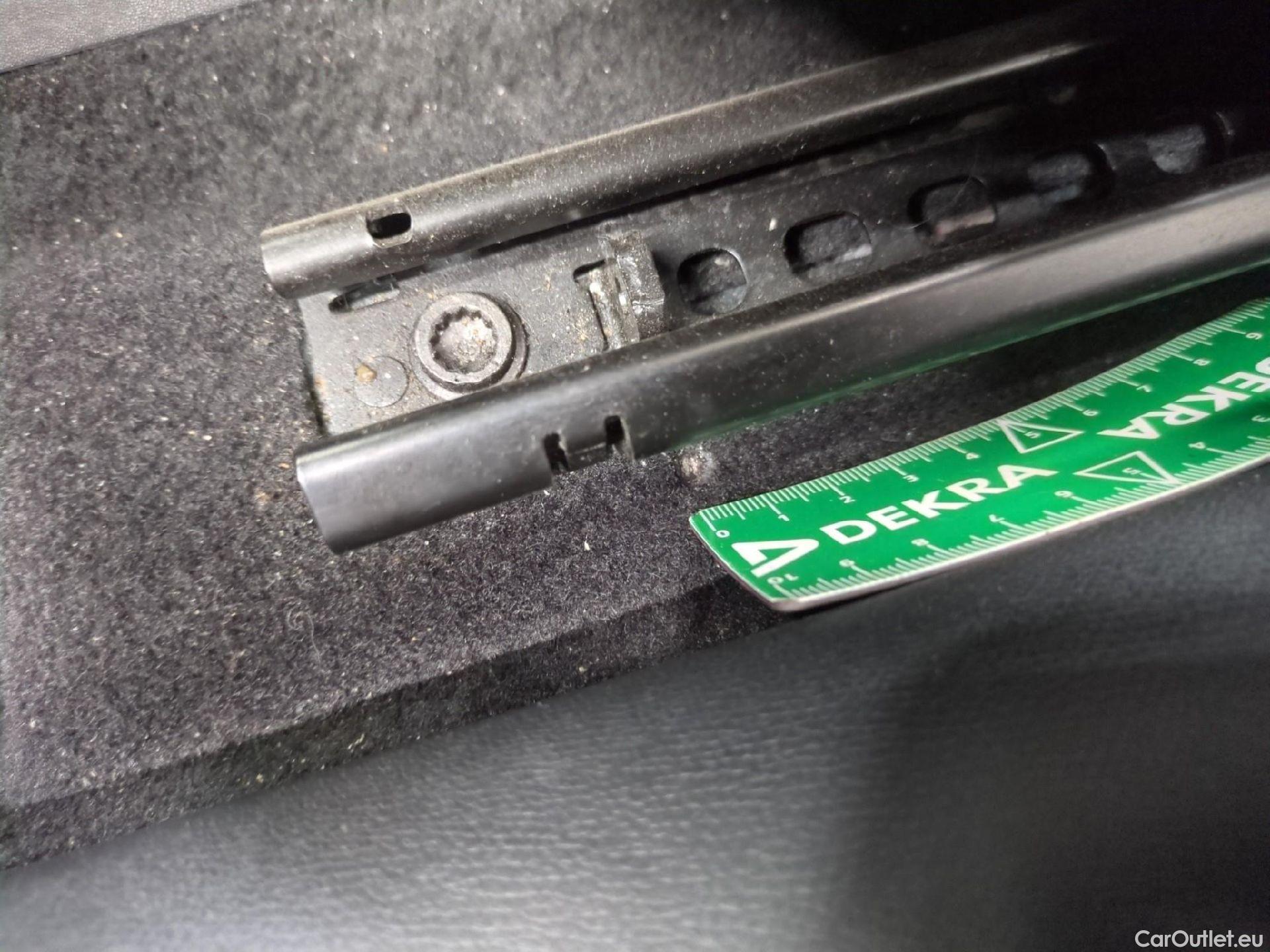  Seat  Leon SEAT  Sportstourer / 2020 / 5P / Break 1.0 eTSI 110 DSG S&S Style Business #2