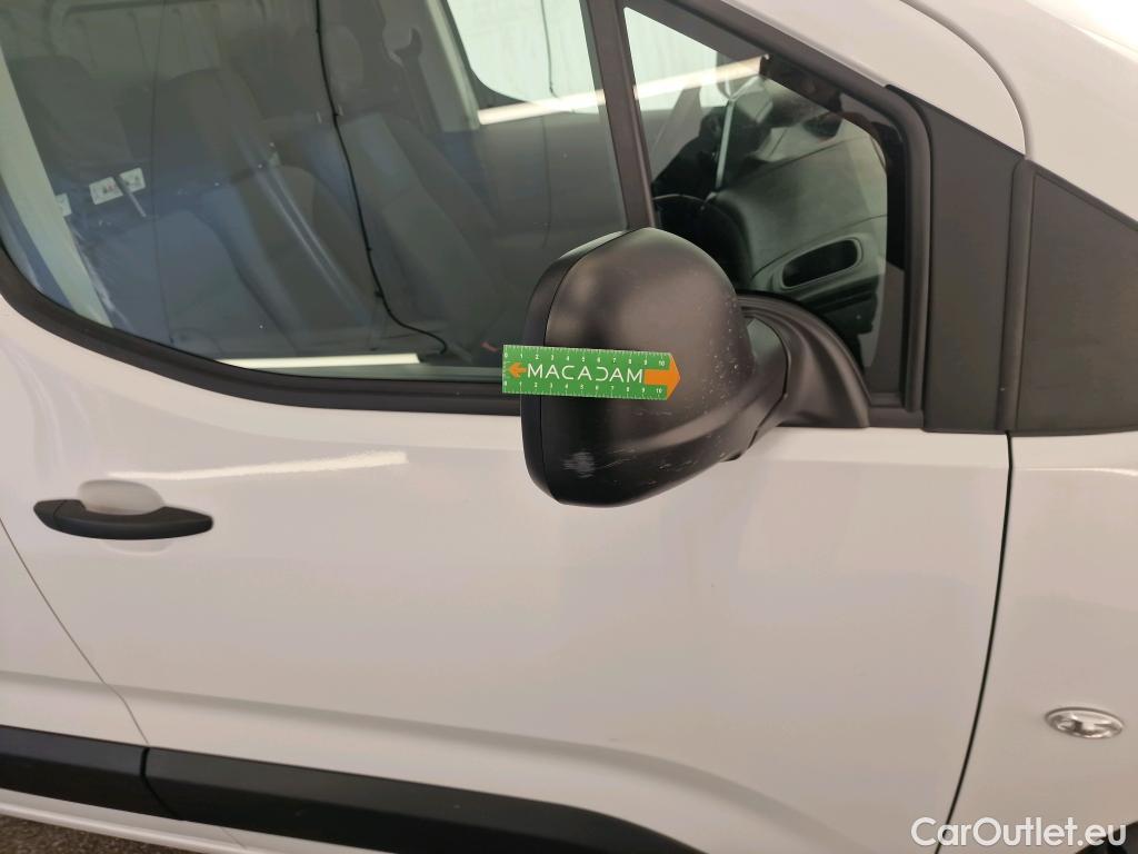  Opel  Combo OPEL  / 2018 / 4P / Fourgonnette Taille M 950kg BlueHDi 100 S&S BVM6 #23