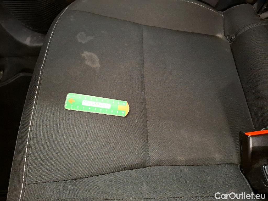  Renault  Captur  / 2019 / 5P / SUV Business TCe 140 EDC FAP -21 / VENTE SANS CG #23