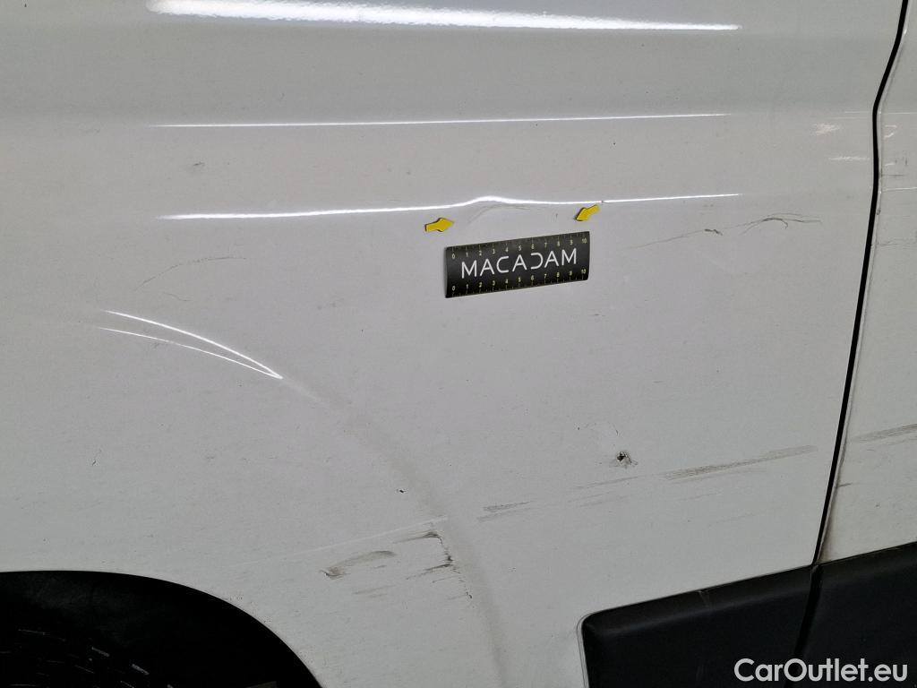  Peugeot  Boxer PEUGEOT  / 2014 / 4P / Fourgon tôlé BlueHDi S&S 120 ASPHALT 330 L2H2 #18