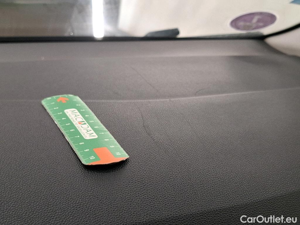  Renault  Captur  / 2019 / 5P / SUV Business TCe 140 EDC FAP -21 / VENTE SANS CG #2