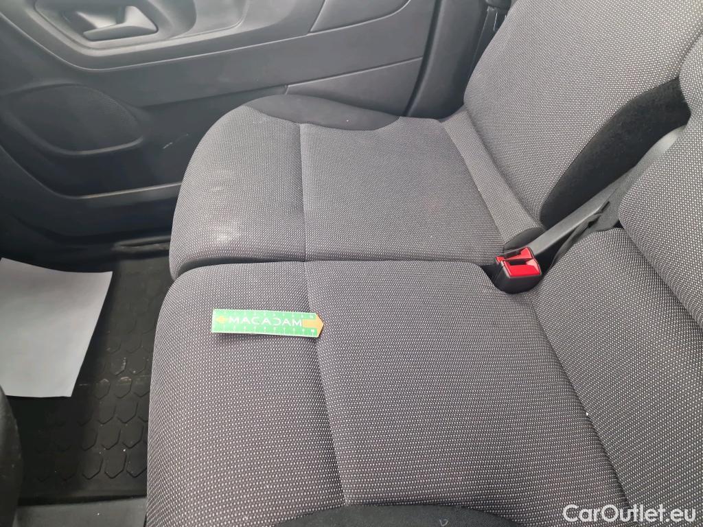  Opel  Combo OPEL  / 2018 / 4P / Fourgonnette Taille M 950kg BlueHDi 100 S&S BVM6 #4