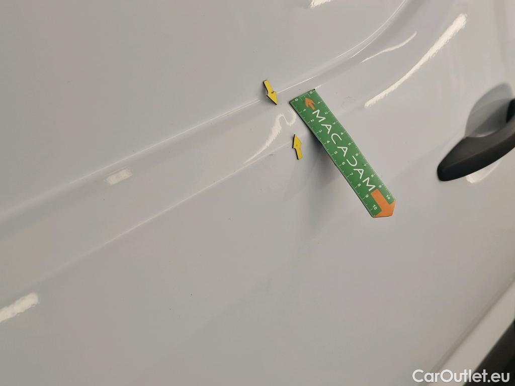  Opel  Combo OPEL  / 2018 / 4P / Fourgonnette Taille M 950kg BlueHDi 100 S&S BVM6 #20