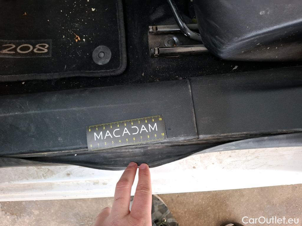  Peugeot  208  Affaire Premium Pack 1.5 HDi 100CV BVM6 E6dT #2