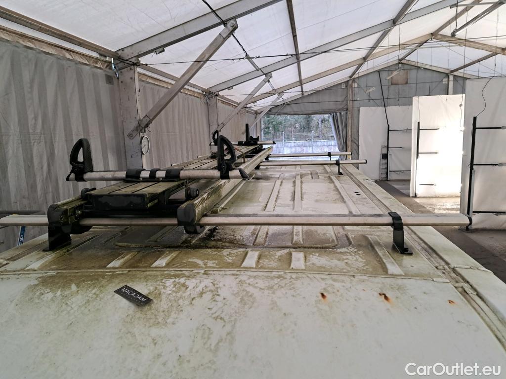  Renault  Master  III Fourgon L2H2 3 5 Grand Confort dCi 130CV BVM6 E6 #3