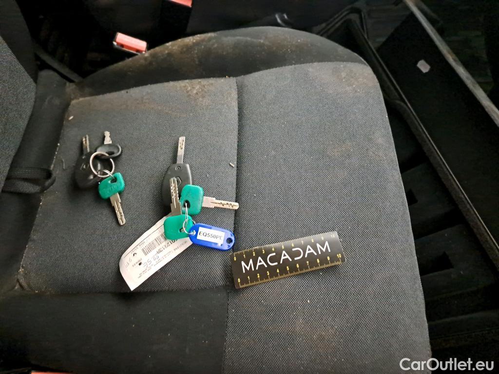  Renault  Master  III Fourgon L2H2 3 5 Grand Confort dCi 130CV BVM6 E6 #64