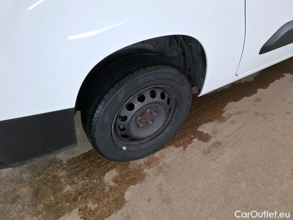  Toyota  Proace TOYOTA  City / 2019 / 4P / Fourgonnette 1.5 Long 130 D-4D Dynamic #29