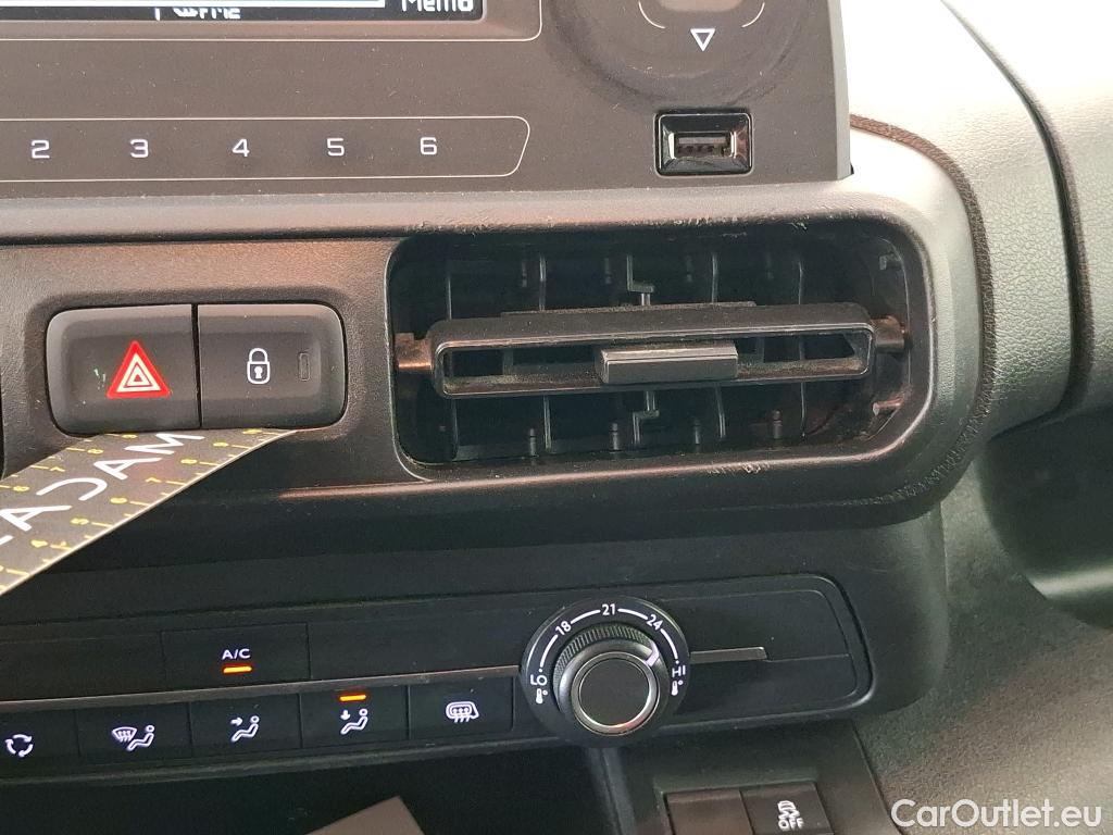  Toyota  Proace TOYOTA  City / 2019 / 4P / Fourgonnette 1.5 Long 130 D-4D Dynamic #37