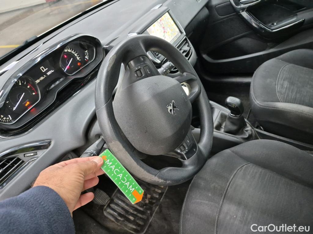  Peugeot  208  Affaire Premium Pack 1.5 HDi 100CV BVM5 E6dT #39