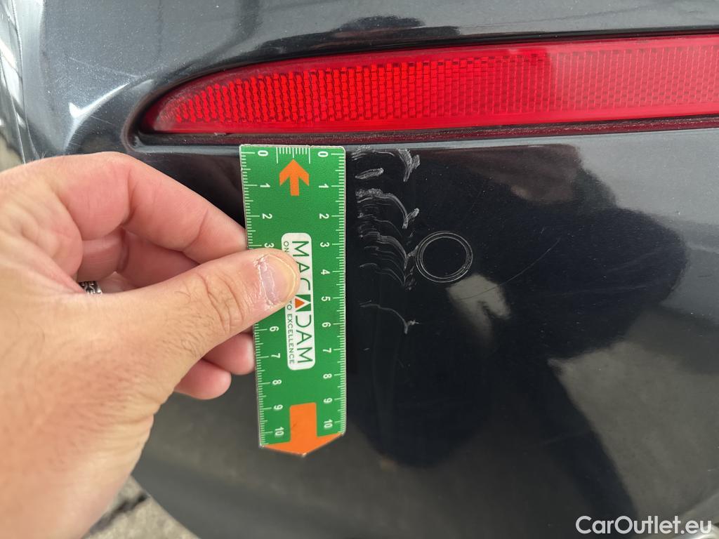  Bmw  Serie 1 BMW Série 1  2019  5P  Berline 116i Business Design #8