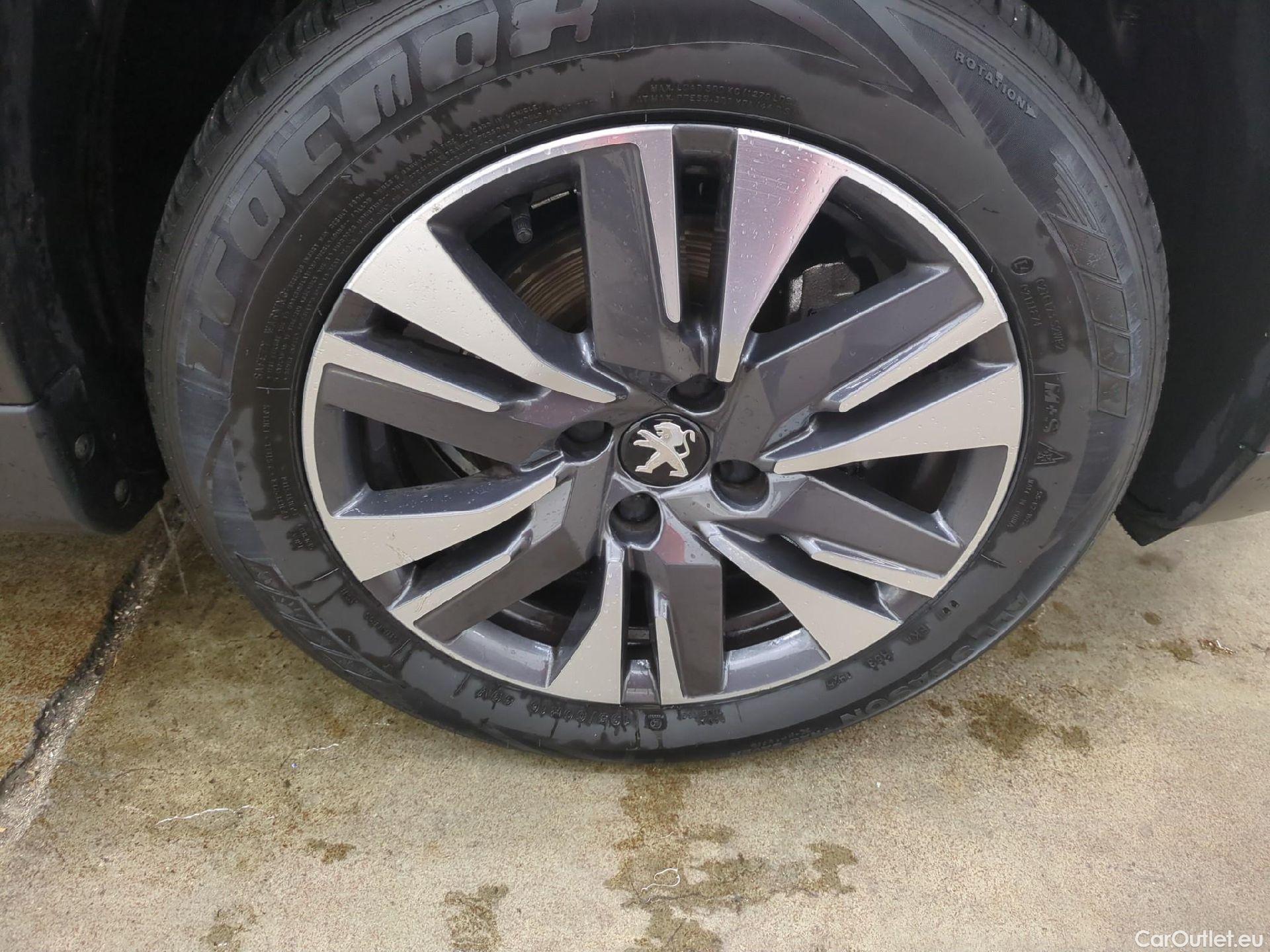  Peugeot  2008  Allure 1.2 PureTech 110CV BVM6 E6dT #17