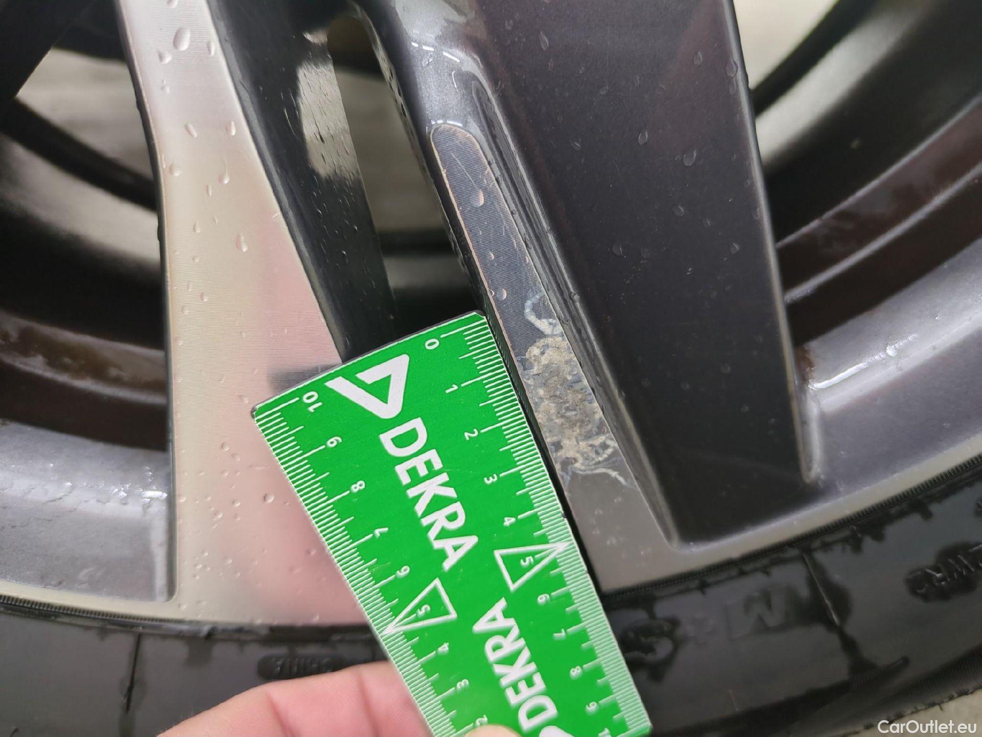  Peugeot  2008  Allure 1.2 PureTech 110CV BVM6 E6dT #15