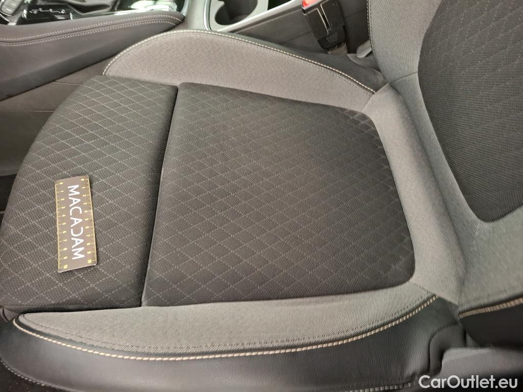  Opel   Grandland X Grandland X Elegance Business 1.5 130CV BVA8 E6d #26