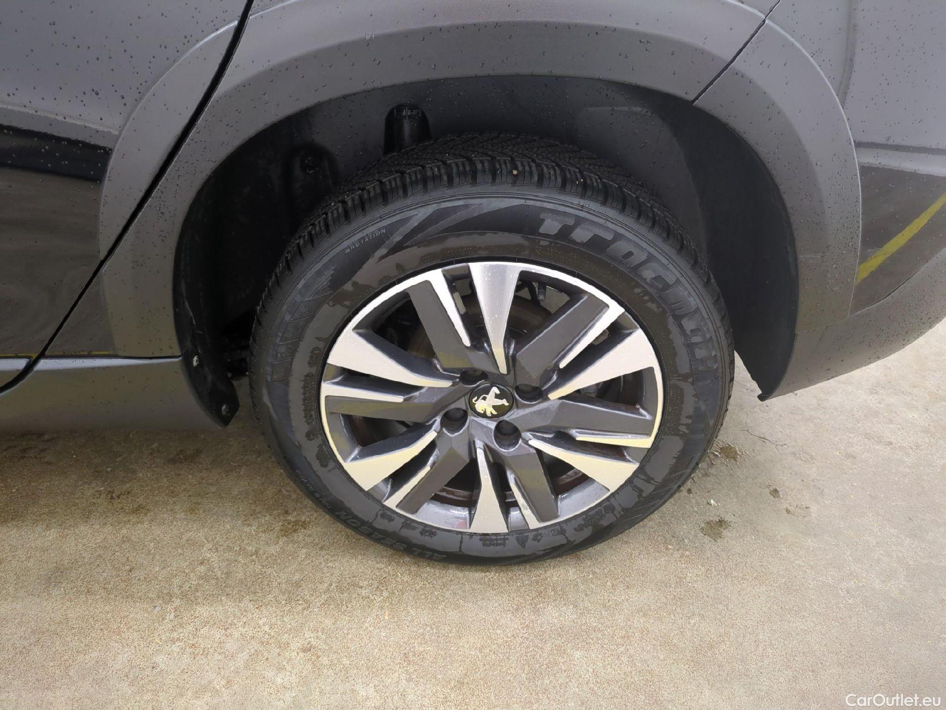  Peugeot  2008  Allure 1.2 PureTech 110CV BVM6 E6dT #14