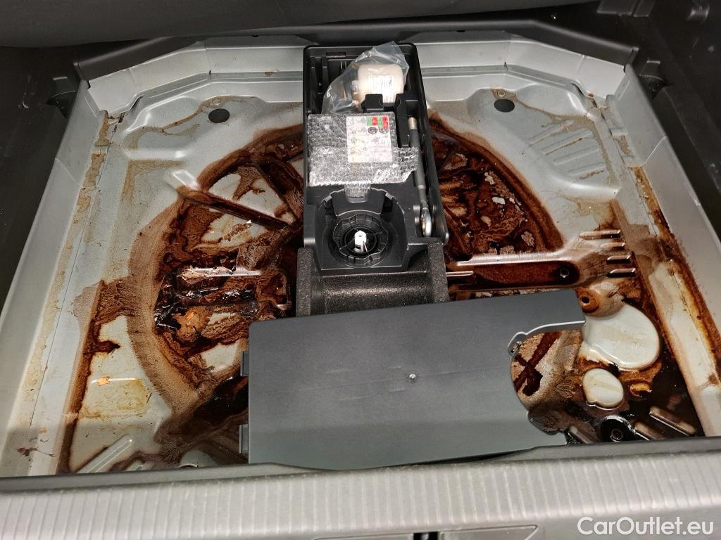  Opel   Grandland X Grandland X Elegance Business 1.5 130CV BVA8 E6d #31