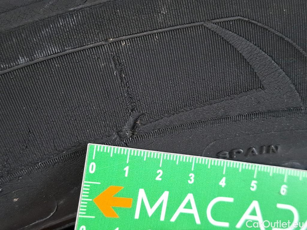  Toyota  C-HR TOYOTA  / 2016 / 5P / SUV 2.0 HYBRIDE 184 EDITION(SP) #3