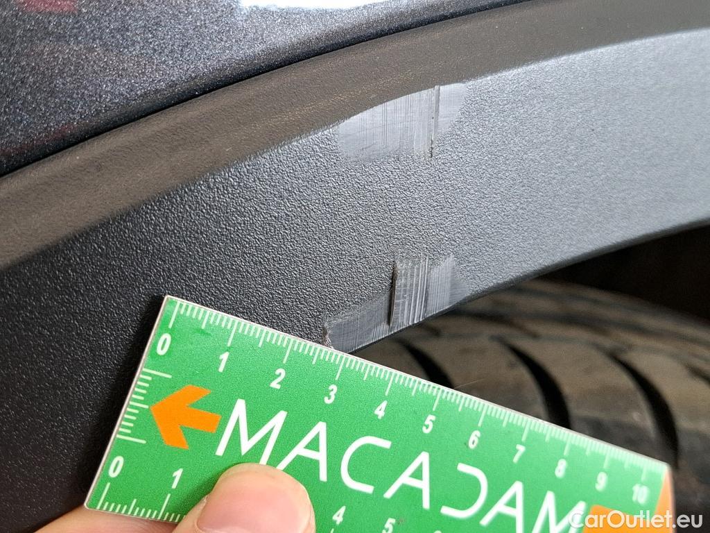  Toyota  C-HR TOYOTA  / 2016 / 5P / SUV 2.0 HYBRIDE 184 EDITION(SP) #35