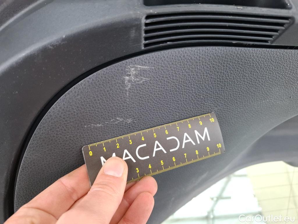  Toyota  Corolla TOYOTA  / 2018 / 5P / Berline Hybride 122h Dynamic Business #2