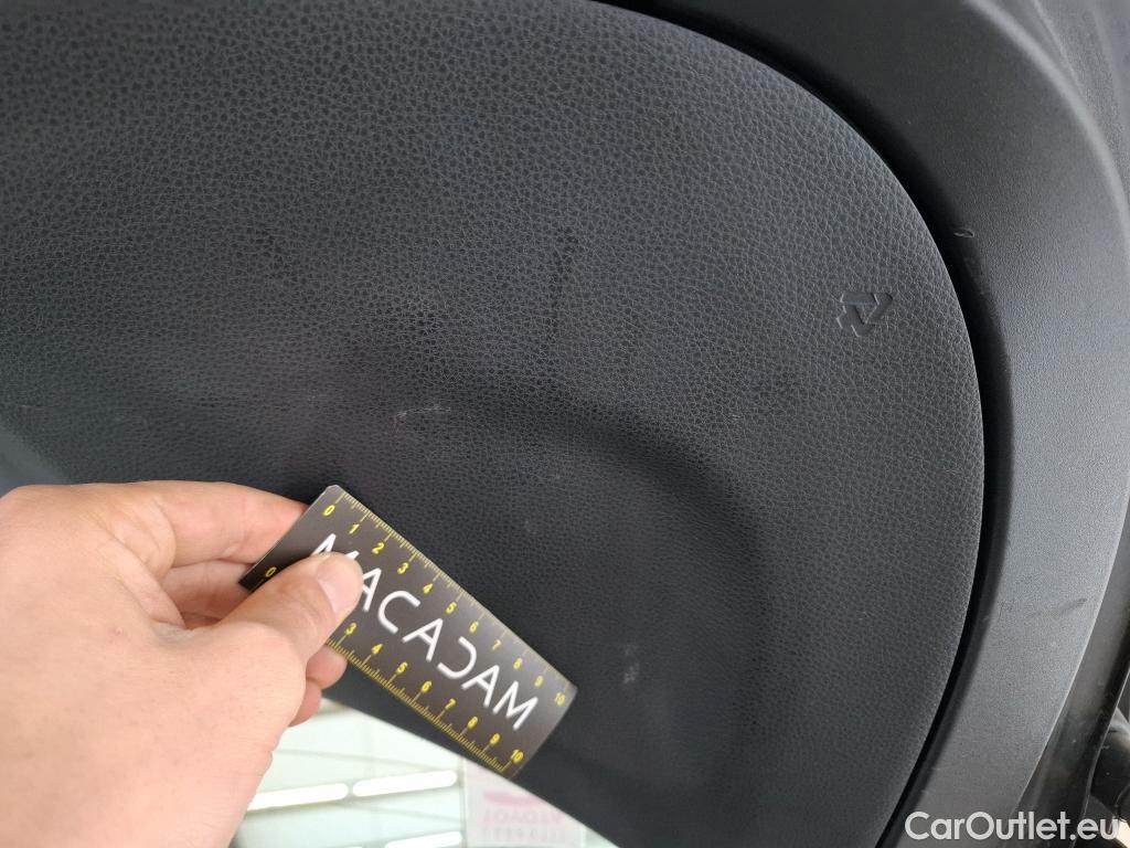  Toyota  Corolla TOYOTA  / 2018 / 5P / Berline Hybride 122h Dynamic Business #8