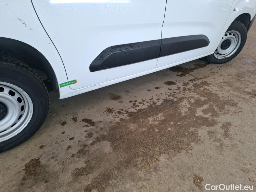  Citroen  Berlingo CITROEN  / 2018 / 4P / Fourgonnette M 650kg BlueHDi 75 S&S BVM Club #13