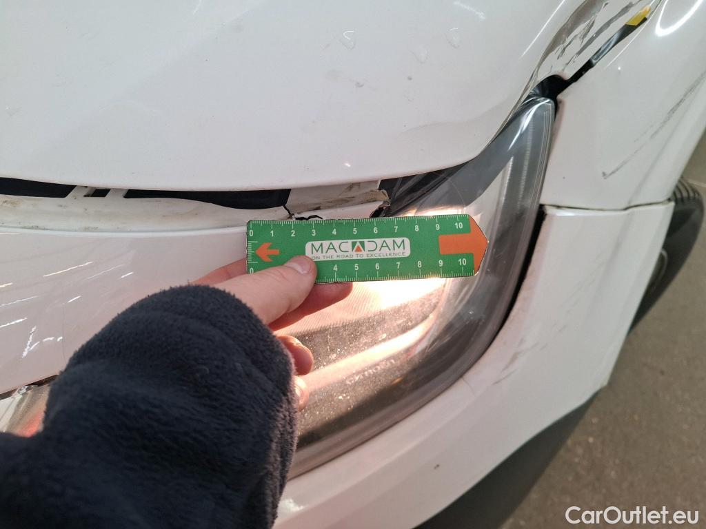  Citroen  Berlingo CITROEN  / 2018 / 4P / Fourgonnette M 650kg BlueHDi 75 S&S BVM Club #18