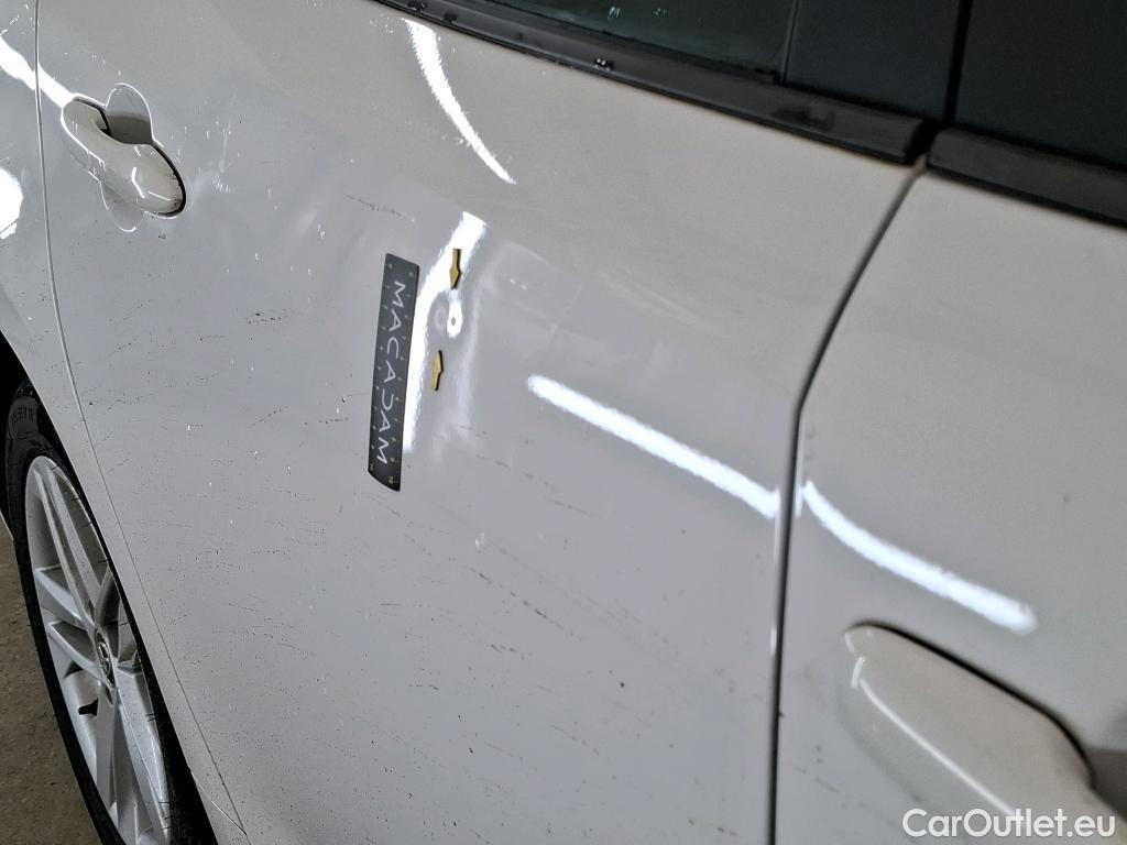  Toyota  Corolla TOYOTA  / 2018 / 5P / Berline Hybride 122h Dynamic Business #10