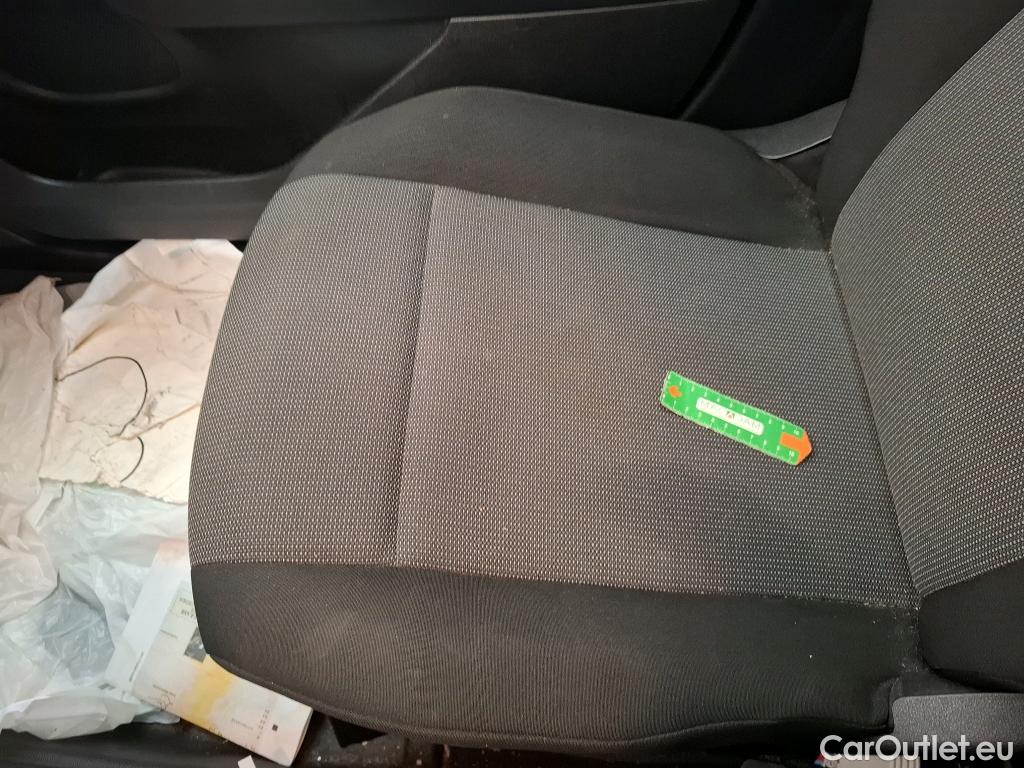  Citroen  Berlingo CITROEN  / 2018 / 4P / Fourgonnette M 650kg BlueHDi 75 S&S BVM Club #32